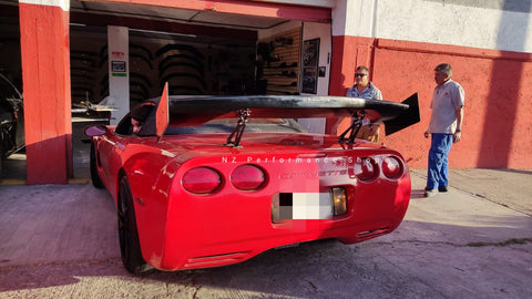 Aleron Big Wing Chevrolet Corvette